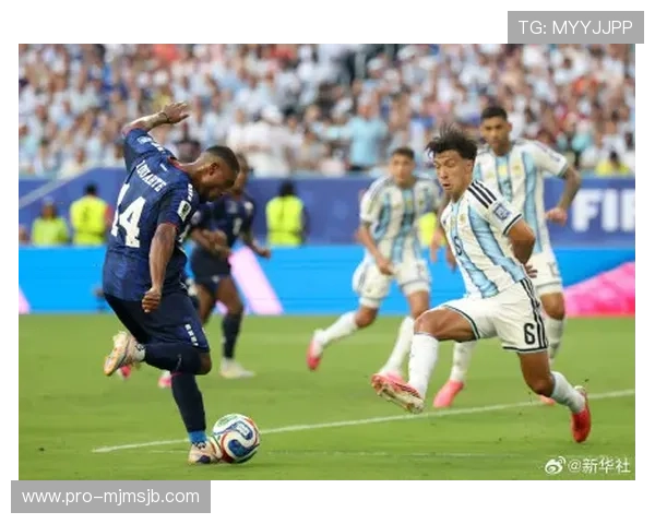 乌拉圭vs佛得角世界杯客场球衣详细介绍及其背后设计理念解析 乌拉圭vs佛得角世界杯客场球衣详细介绍及其背后设计理念解析